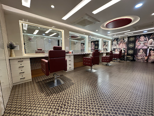 Glorious Salon by Seema Gupta