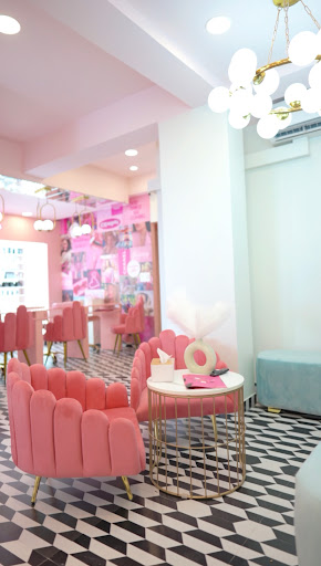 Pretty and Co Salon