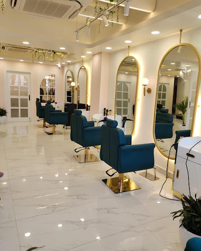 Essence Salon & Makeup Studio
