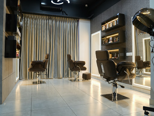 Naturals Unisex Salon