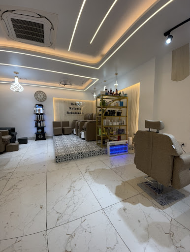 Kenzo Unisex Salon - Beauty Parlour in Talab Tillo