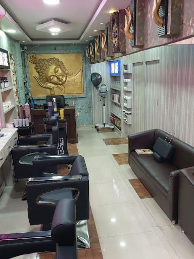 Evonie Hair Salon & Makeup Studio : Best Hair Salon in Durgapur I Best Hair Stylist in Durgapur