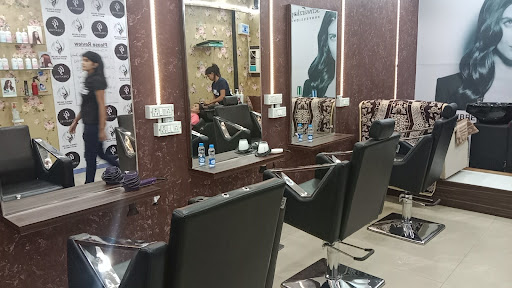 | Female Salon | Dr. Highlights (Best Beauty Parlour)