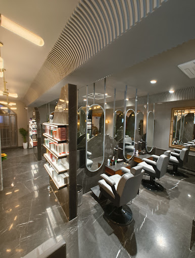 Looks Salon Yamunanagar