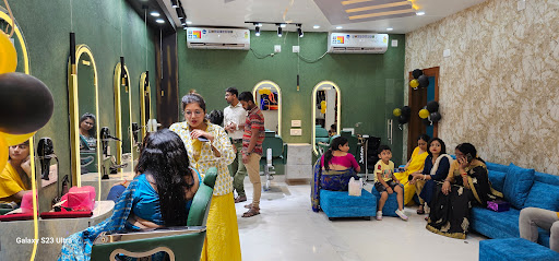 TOUCH & GLOW FAMILY SALON