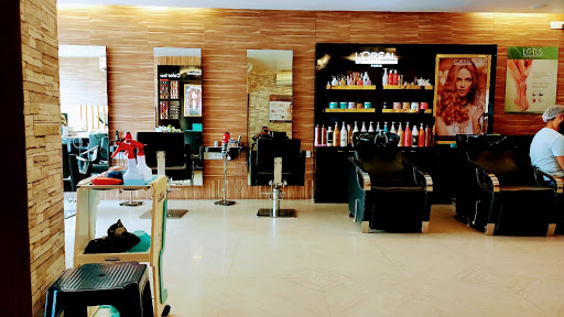 Head turners salon bardhaman