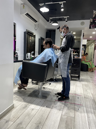 Lakme Salon For Him and Her in Trends Mall,Deoghar