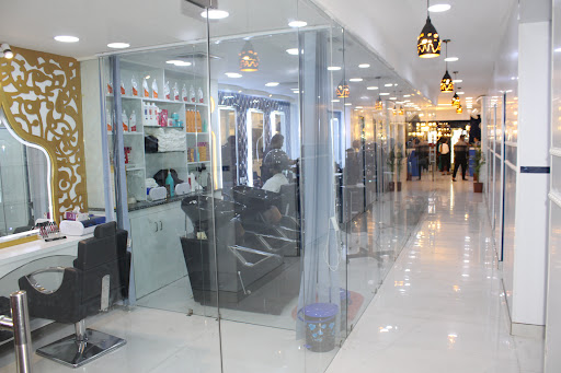 Divine Beauty Unisex Salon