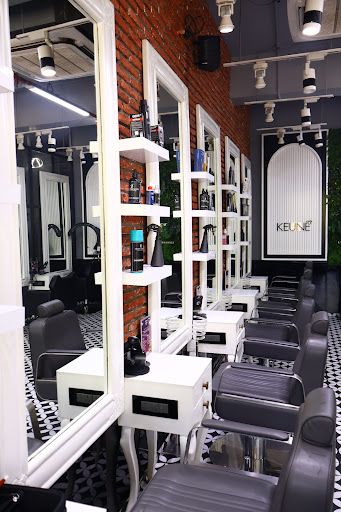 Triss Salon Agra