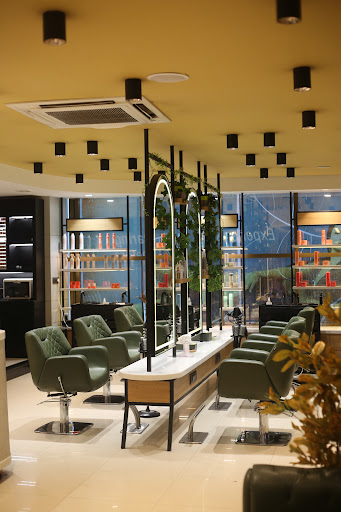 Naturals Signature Salon