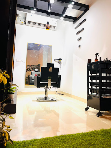 Flairs Signature Salon