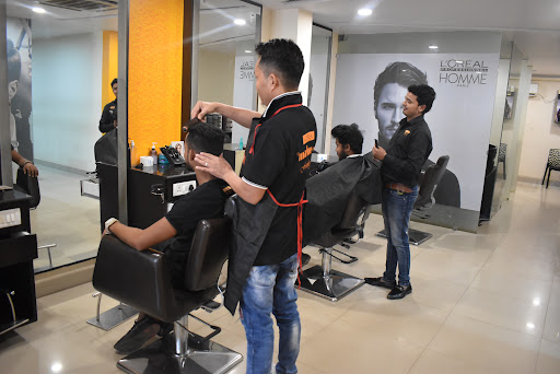 Loreal Maine Street Family Salon – Best Unisex Hair & Beauty Salon in Muralinagar Vizag | Haircuts, Makeup, Keratin, Facials