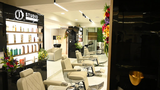 J Studio Luxury Beauty Studio
