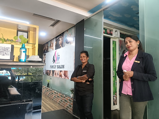S.he Hair & Beauty Unisex Salon Dwaraka Nagar